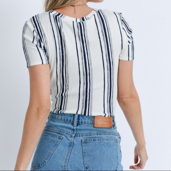 ❗️Two Left❗️NWT Stripe Short Sleeve Top - Picture 2 of 5